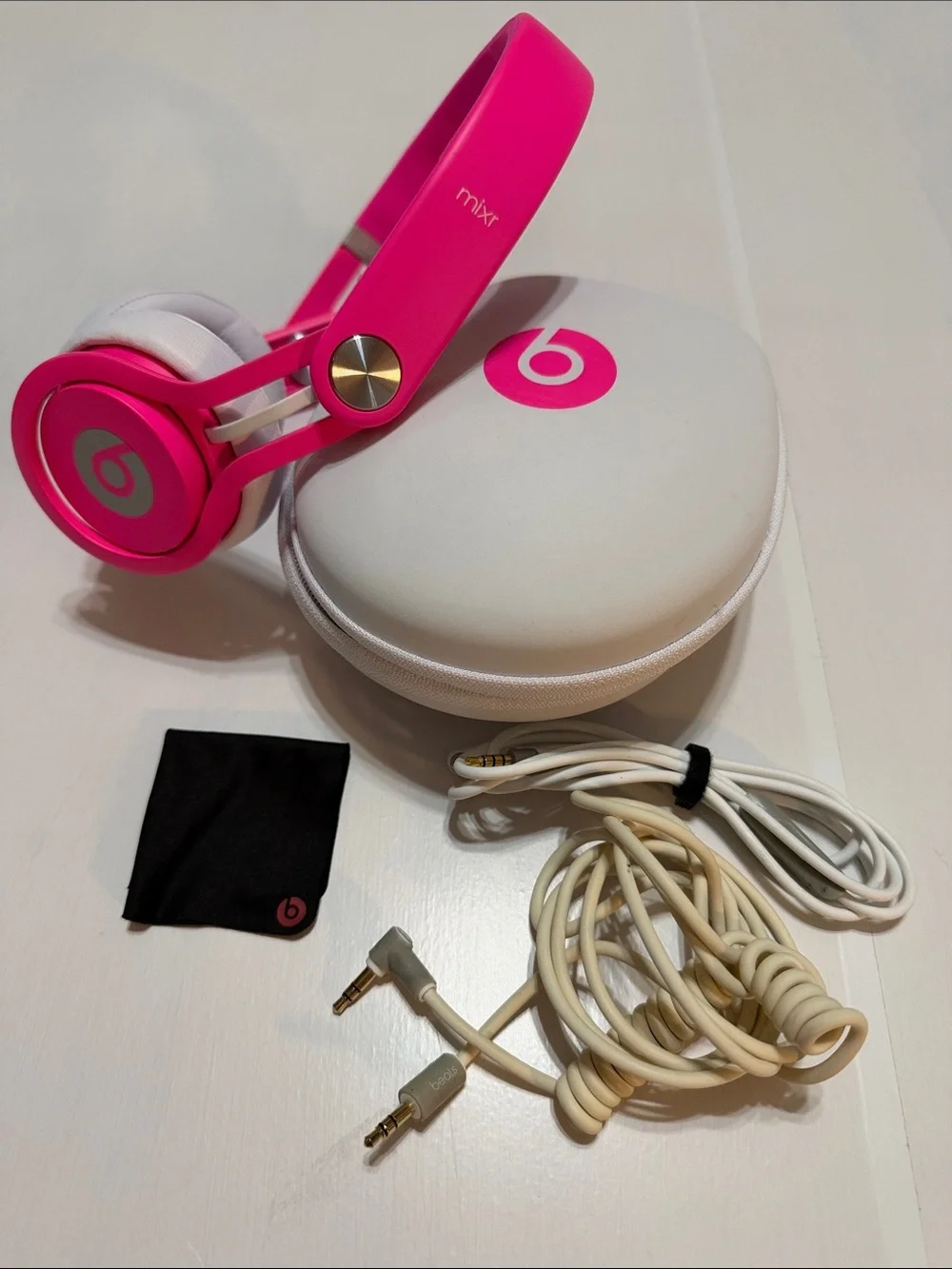 Beats by Dr. Dre MIXR Neon Pink Over the Head DJ Headphones DISCONTINUED Rare